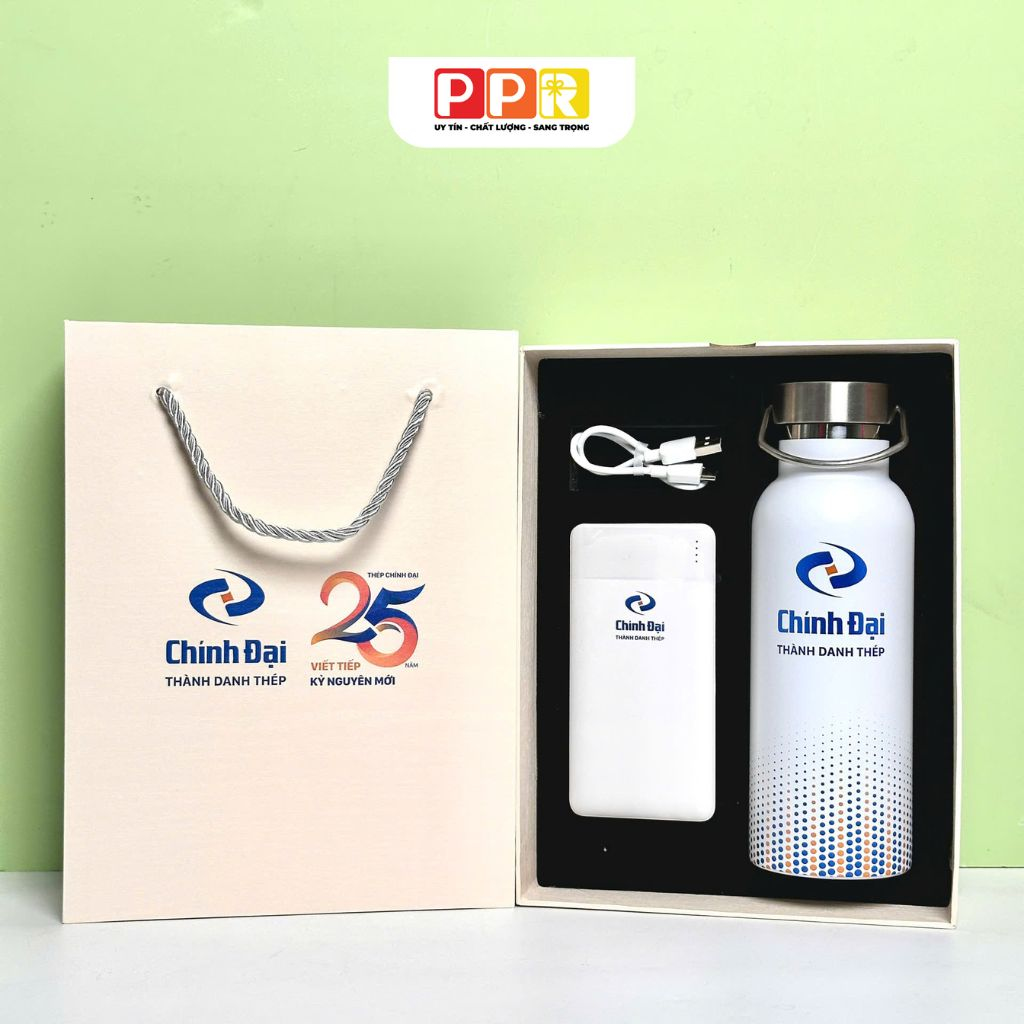 set bình giữ nhiệt và pin sạc dự phòng in logo