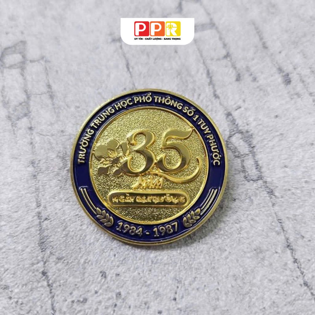 pin cài áo kỷ niệm
