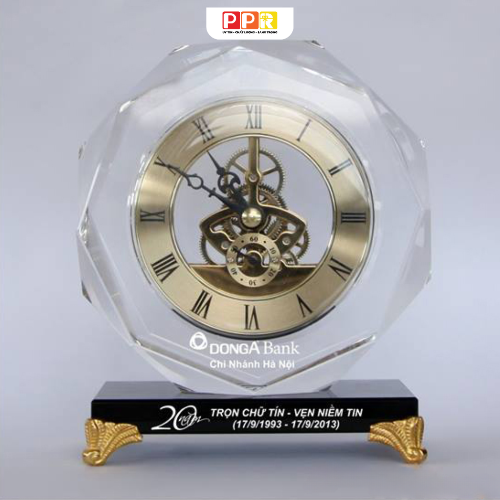 Đồng hồ pha lê
