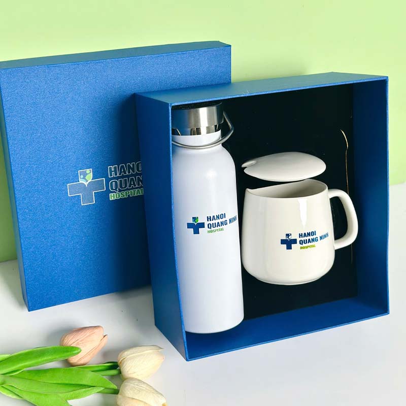 set bình giữ nhiệt và cốc sứ in logo theo yêu cầu