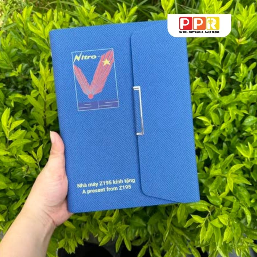 sổ bìa da gáy còng in logo theo yêu cầu